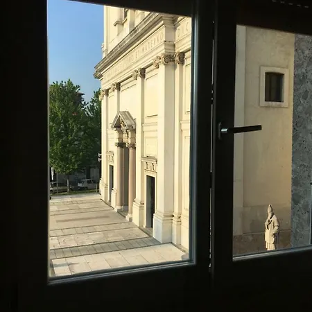 Home Suite Desio * Desio